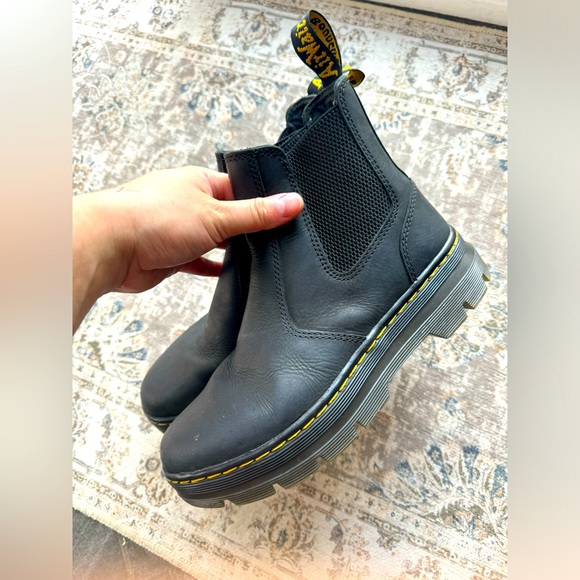 Dr. Martens Embury Chelsea Boot - Picture 1 of 8
